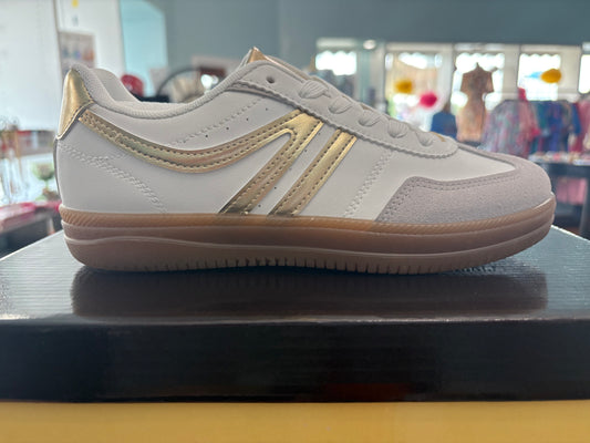 Outwoods Gold Sneakers