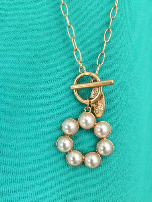 Canvas pearl circle necklace