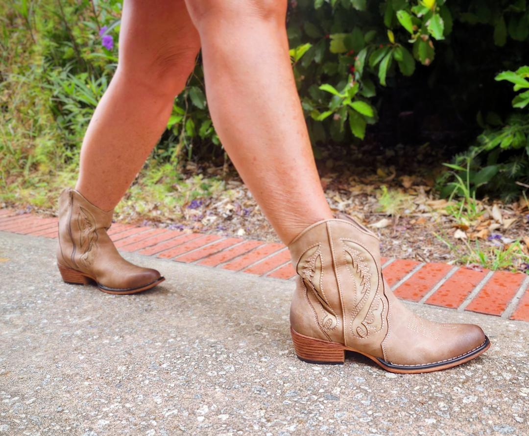 Pierre Dumas Taupe Western Short Boots
